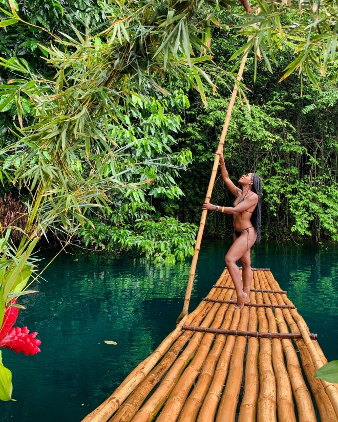 03E43622-E935-438A-81F2-274A95613969